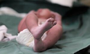 Condenan a 8 años de prisión a médica por la muerte de neonato en Falcón