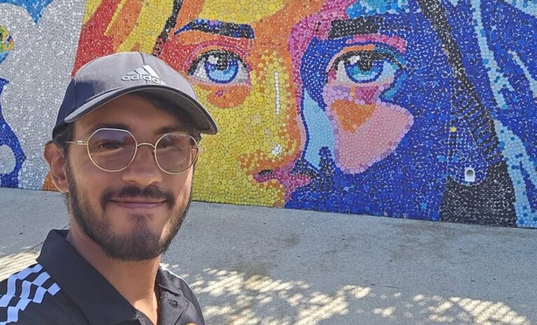 Óscar Olivares realiza en Italia el mural de tapas más grande de Europa