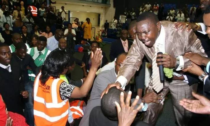 Pastor agrede sexualmente a mujer bajo el pretexto de “expulsar demonios”