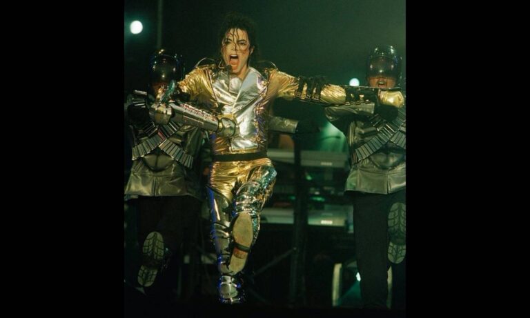 Subastan media de Michael Jackson usada en concierto en 1997