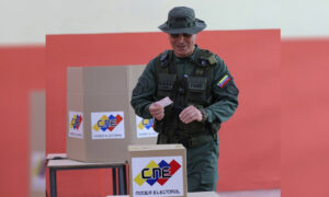Padrino López informa que la jornada electoral transcurre sin incidentes