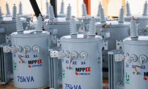 Instalan 125 transformadores y avanzan mejoras en la red eléctrica del Zulia