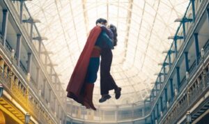 “Superman” sigue reinando en la taquilla y supera los $406 millones