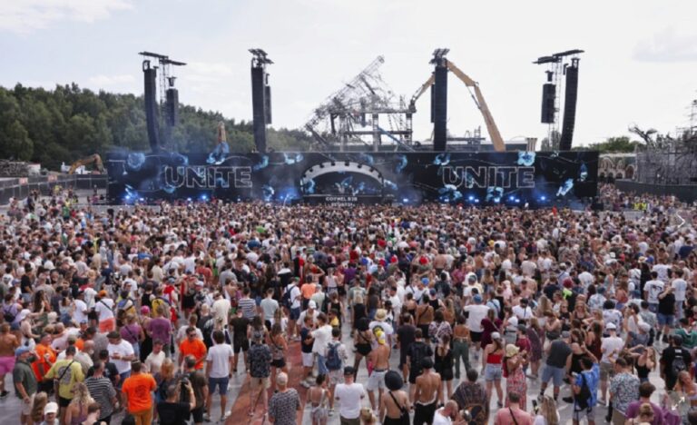 Tomorrowland abre tras incendio que destruyó su escenario principal