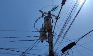 Trece familias de San Jacinto llevan más de 96 horas sin servicio eléctrico