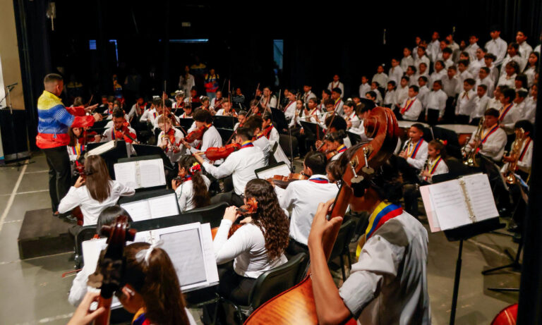 Fundación del Niño Zuliano cierra año escolar con 420 músicos en escena