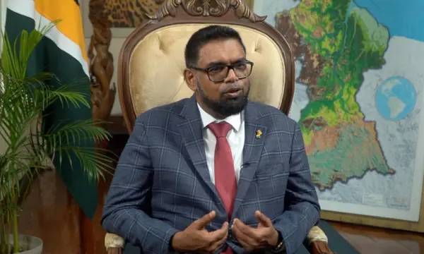 Presidente de Guyana afirma que alertó a sus aliados sobre amenazas de Venezuela