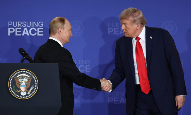 Trump y Putin concluyen cumbre en Alaska sin acuerdo sobre Ucrania
