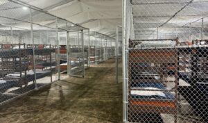 Florida recibe $608 millones del gobierno para Alligator Alcatraz y Deportation Depot