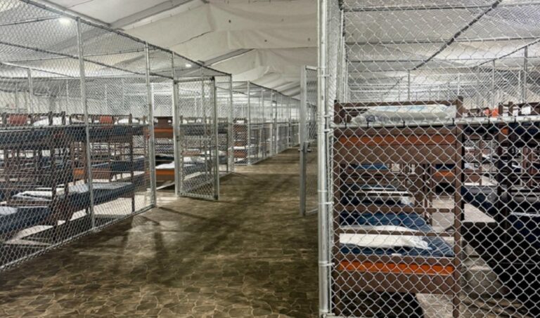“Alligator Alcatraz” se afianza como modelo de detención migratoria en EE. UU.