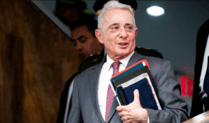 Tribunal Superior de Bogotá ordena la libertad inmediata del expresidente Uribe