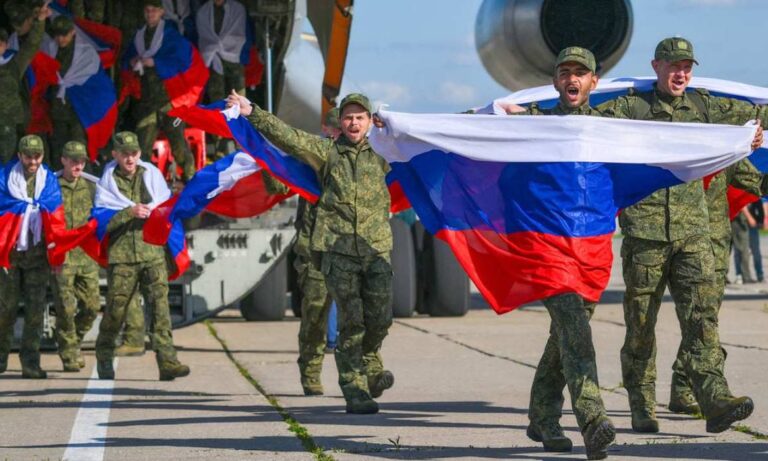 Rusia y Ucrania realizan un nuevo canje de 84 prisioneros de cada bando