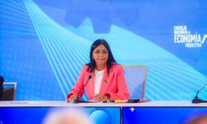 Gobierno solo está “pendiente” de los barcos que salen de sus puertos