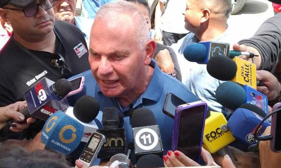 Alcaldía multará a negocios que especulan con el dólar y precios: “No los vamos a perdonar”