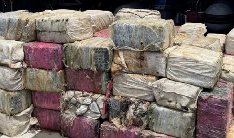 Detienen en España a tripulante venezolano de barco con 3 toneladas de cocaína