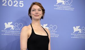 Emma Stone brilla en Venecia con “Bugonia”