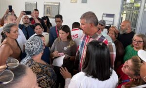 Caldera anuncia mejoras a infraestructura de la Farmacia de Alto Costo del Zulia