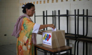 Comunidades indígenas eligen hoy a sus concejales en 69 municipios del país