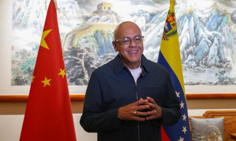 Jorge Rodríguez llega a China para abogar por un mundo “sin agresiones”