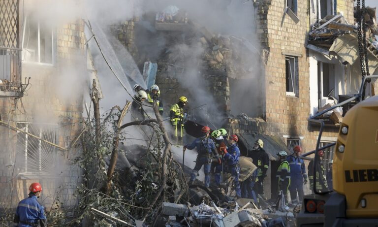 Ataque ruso con drones contra Kiev deja 18 civiles muertos, entre ellos 3 menores
