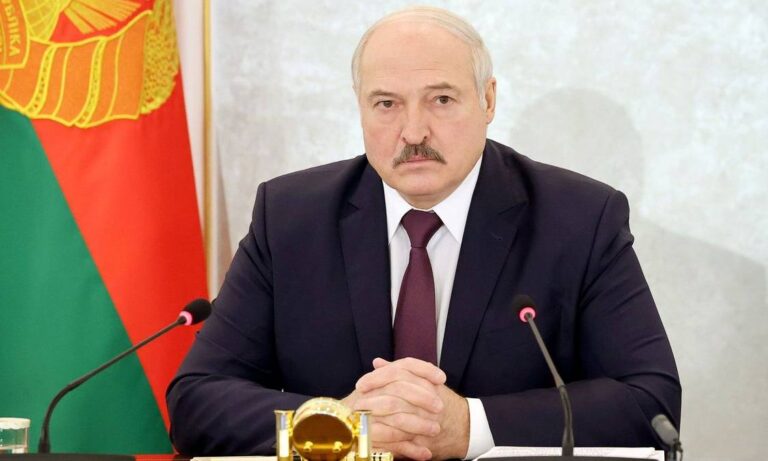 Lukashenko admite gobernar “de modo autoritario” tras 31 años frente a Bielorrusia