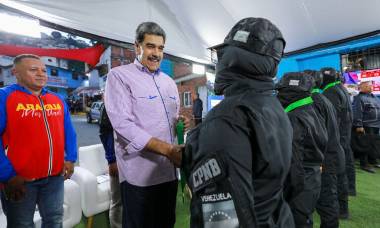 Maduro a funcionarios de seguridad: “Ante cualquier circunstancia nervios de acero”