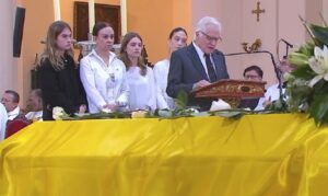 Padre del Uribe Turbay en su funeral: “Este presente no puede ser el mañana”
