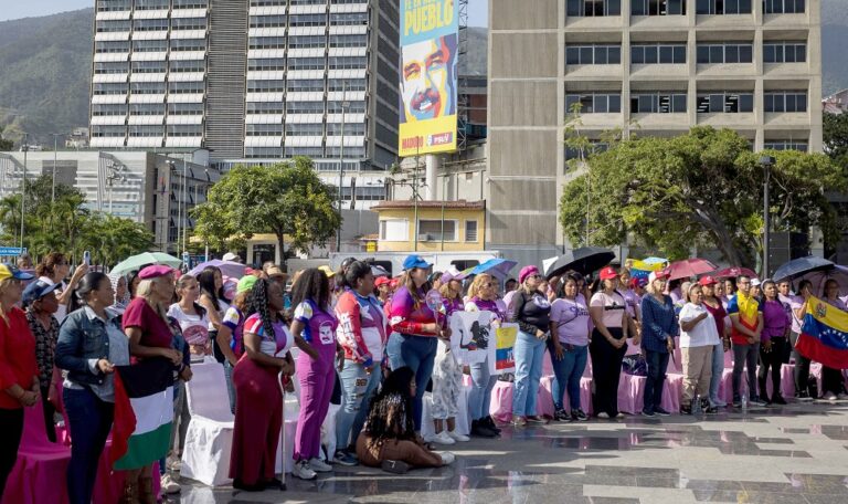 Mujeres chavistas aseguran estar preparadas "para todo" frente a las "agresiones" de EE. UU.