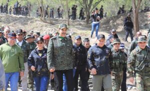 Maduro agradece a Petro por ordenar un despliegue militar en la frontera