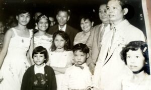Llega de China, se casa con una saladillera y forman un hogar de cinco hijos zulianos
