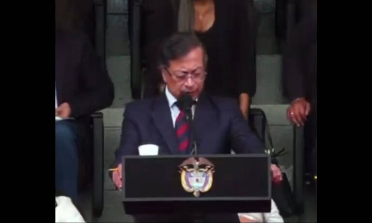 Gustavo Petro confunde el nombre de Uribe Turbay en acto policial