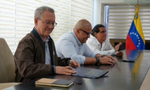 Gobierno se alía con “planta avícola zuliana” para impulsar producción de alimentos