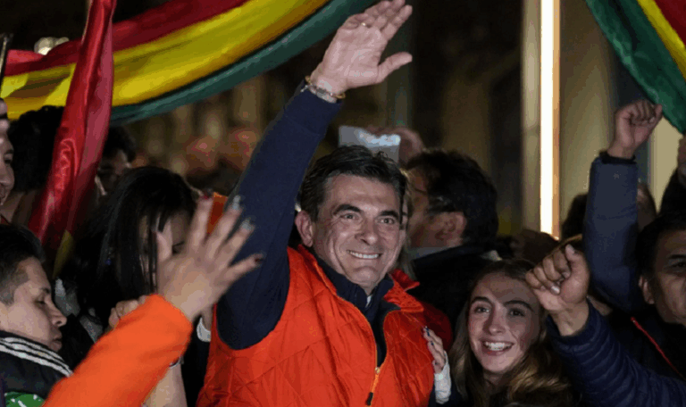 Paz y Quiroga van a la primera segunda vuelta en Bolivia