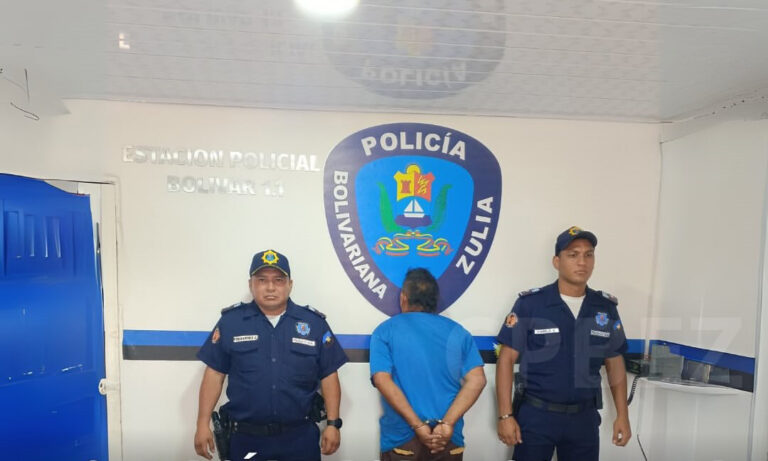 Arrestan a hombre que se hacía pasar por guardia para extorsionar en Las Pulgas