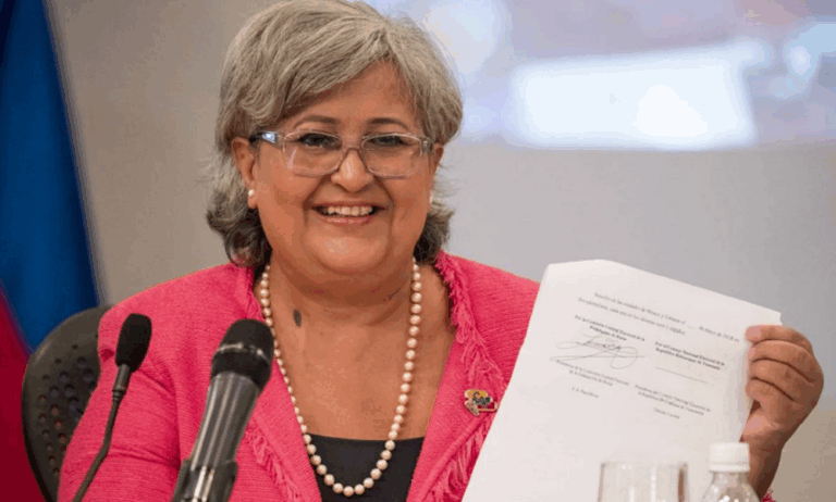 Revelan que Smartmatic le regaló una casa a Tibisay Lucena a cambio de favores