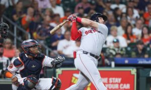 Wilyer Abreu impulsa 3 remolcadas en la victoria 14-1 ante Astros