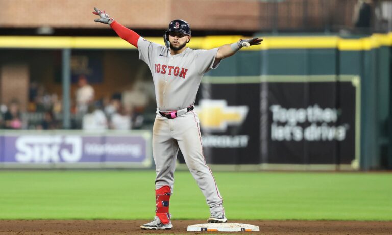Wilyer Abreu suma 25 juegos multihits en la temporada