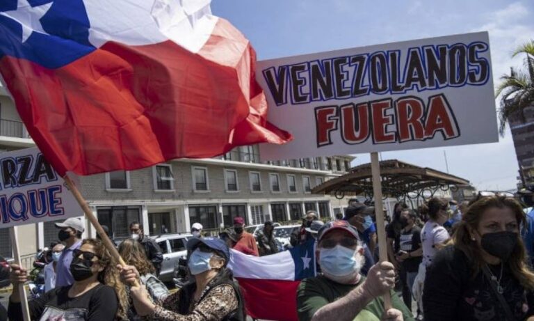 Acnur advierte que mensajes de odio en redes sociales exacerba xenofobia en Chile