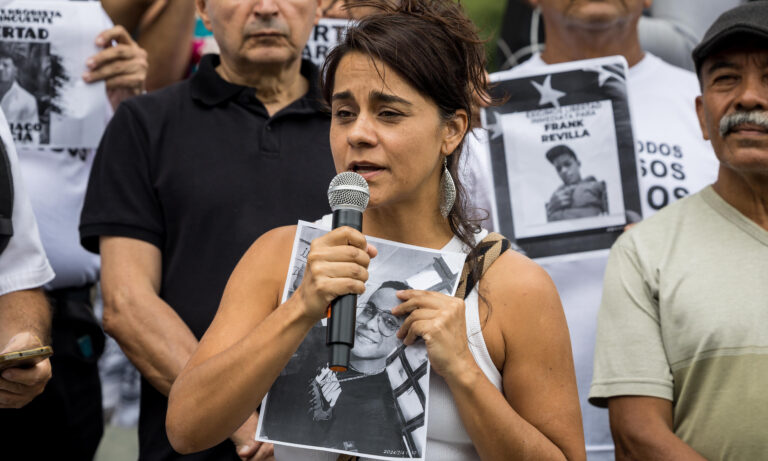 Detienen a la activista Martha Grajales tras acto en apoyo a familiares de presos políticos