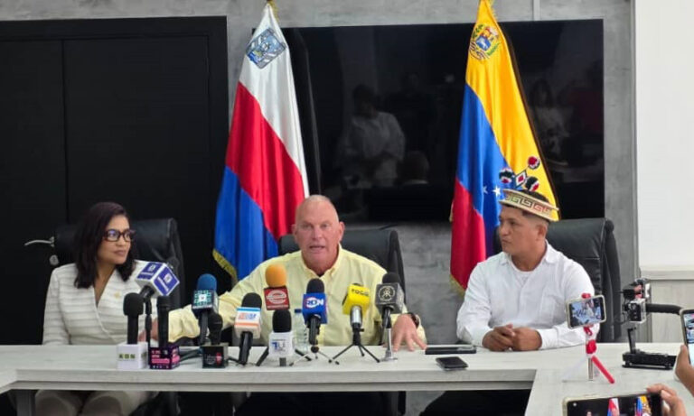 Incorporan 27 patrullas y 10 ambulancias para reforzar la seguridad en Maracaibo