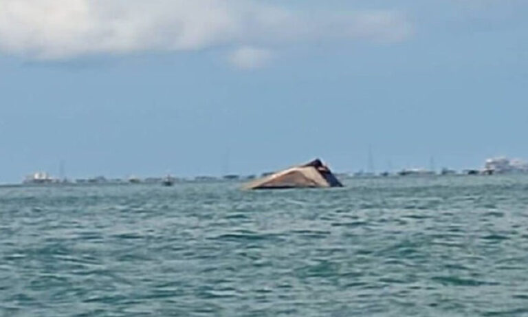 Se hunde gabarra petrolera Susana 1 en el Lago de Maracaibo