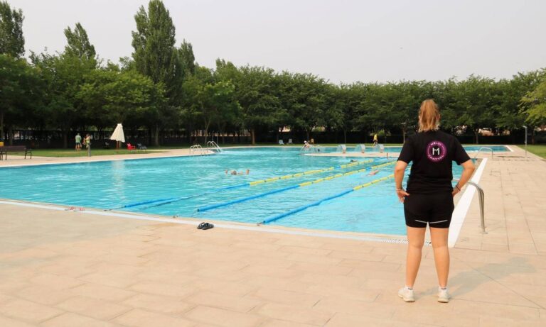 Heces en el agua: El reto viral que obliga a cerrar más de 300 piscinas en España