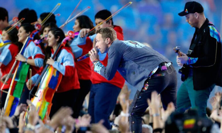 Chris Martin presenta en Wembley a la Orquesta Simón Bolívar como su favorita en el mundo