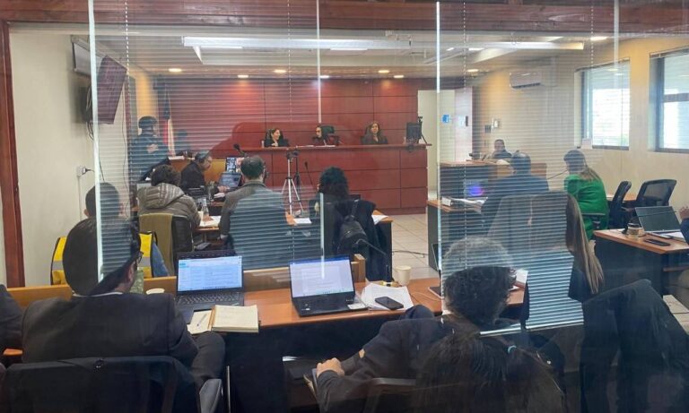 Venezolana podría recibir 35 años de prisión en Chile por tráfico de personas