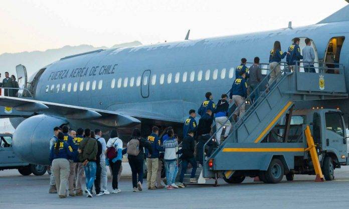 Venezolana usa a nieto para quedarse en Chile y la Corte ordenó su expulsión