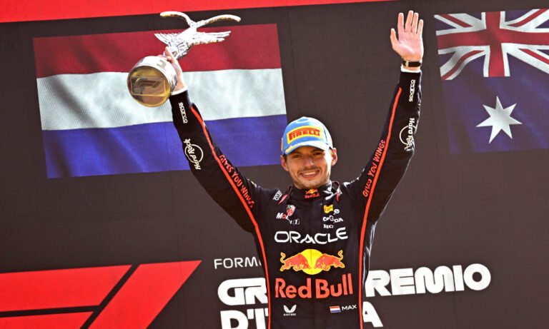 Verstappen se lleva la victoria en Monza y deja atrás a los McLaren