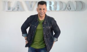 Adelmar Torres lanza como solista "Es el momento"