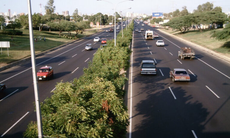 Paso vehicular por la C1 está restringido hasta las 5.00 de la tarde por trabajo de asfaltado