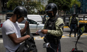 Insight Crime: “Corrupción en el Estado es alta y criminales” simulan ser “funcionarios”