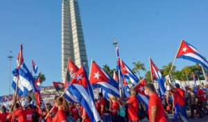 Cuba recoge firmas en apoyo a Venezuela ante "hostilidades" de EE. UU.